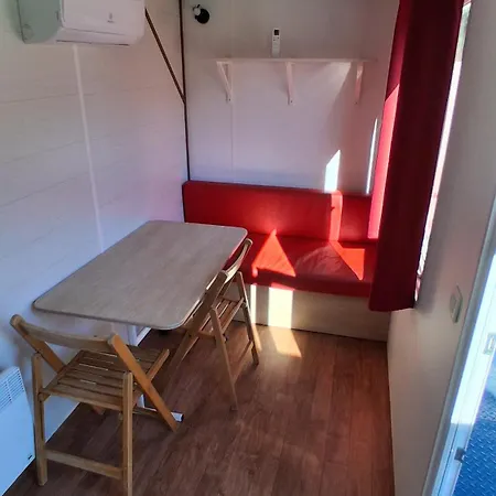 Cute House Marinho *